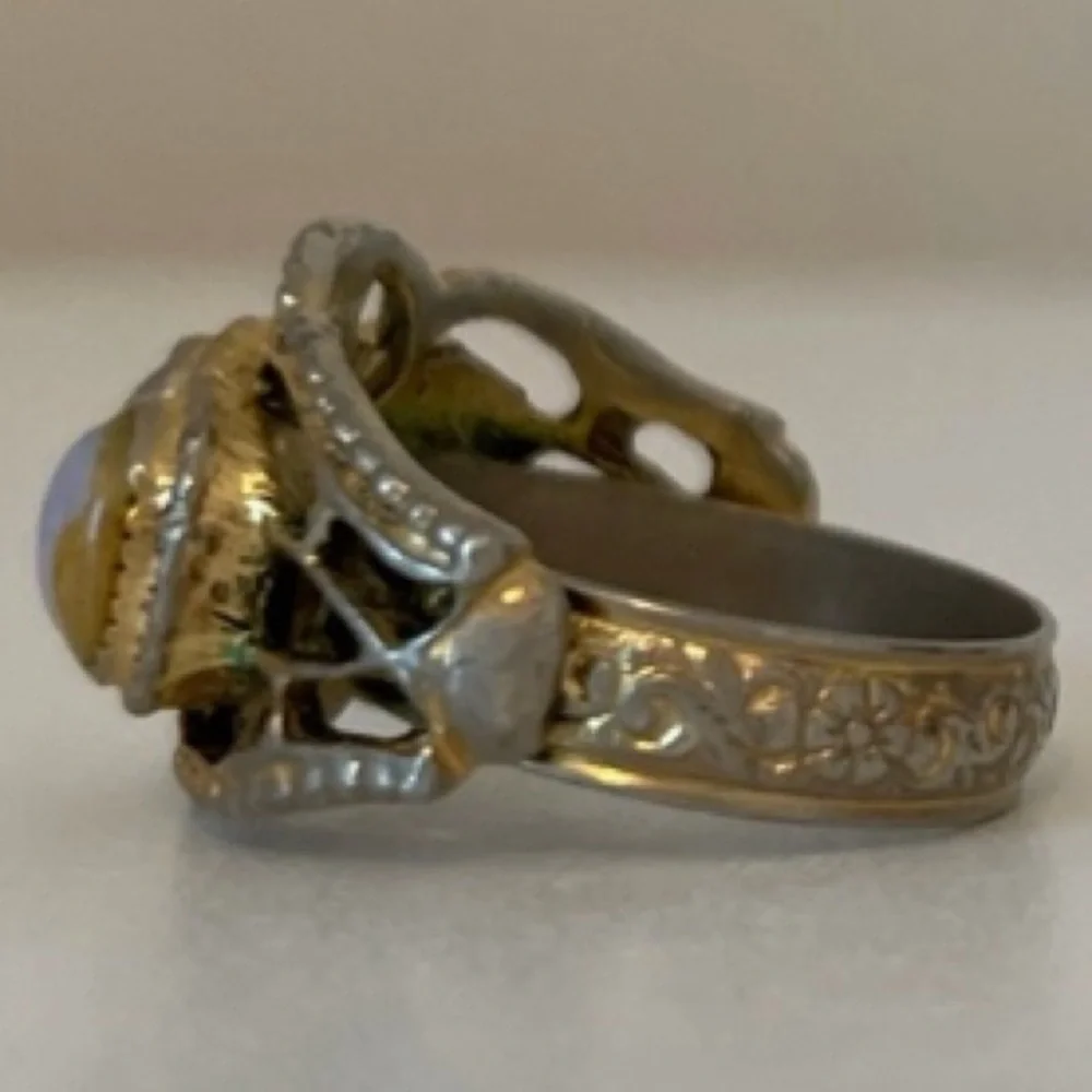 Elegant Vintage Ring 3 Stone Bezel Opal Moonstone Delicate Ornate Gold Filigree